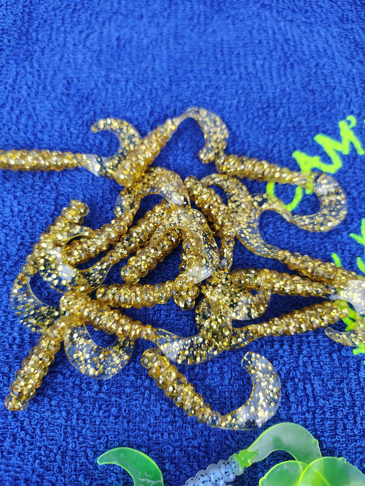 Cam's 2"(HOLOGRAM FLAKE) MR OCTOBER GOLD/MONKEY MILK & CHARTREUSE 100pc (SPLIT SET) Curly Tail Crappie Soft Jigs [A Cam's Exclusive
