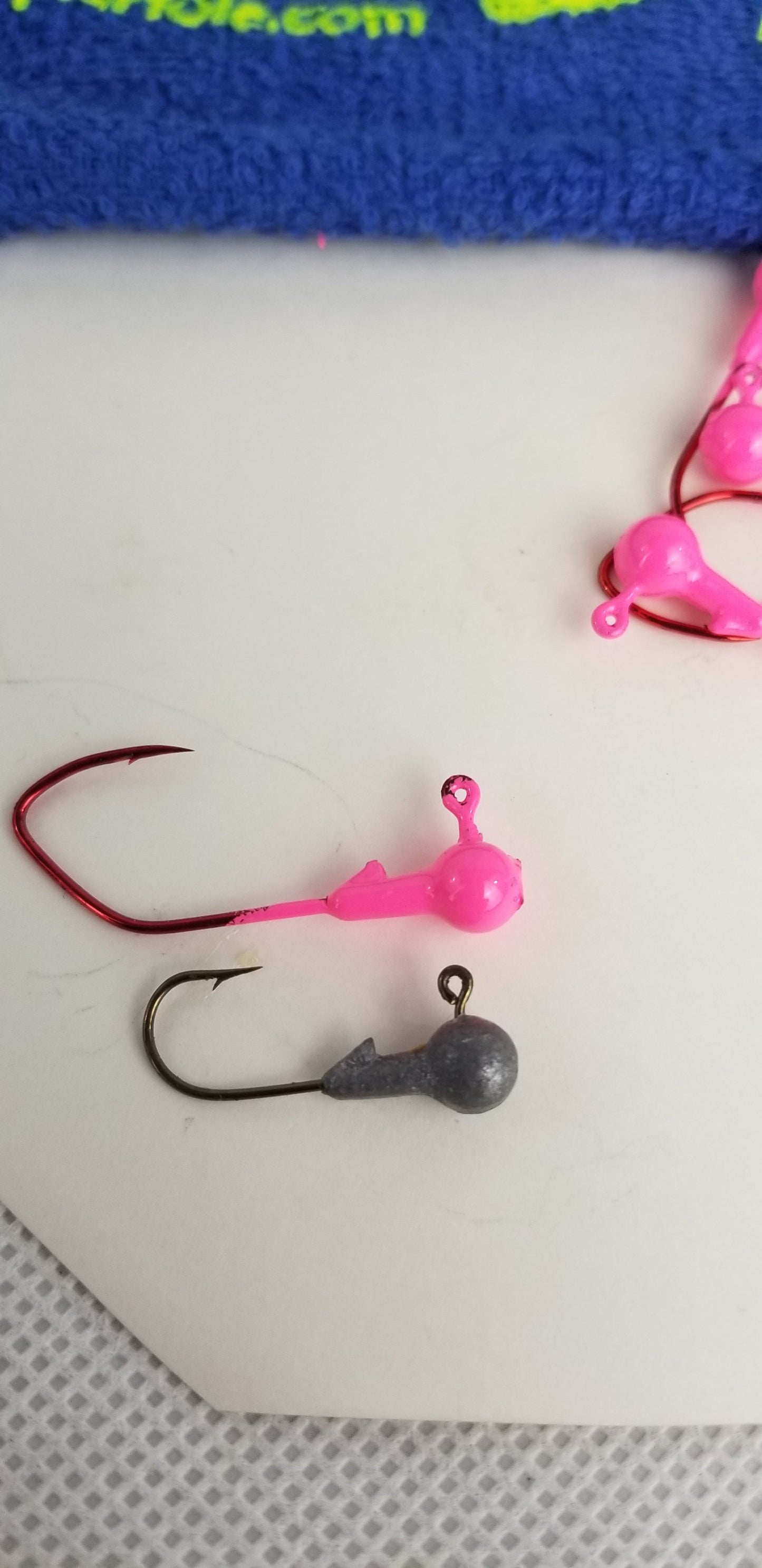 25ct.- 1/16oz. Painted Cam's DIESEL BUILT "Hot Pink" Head w/ 1/0 Deadly Red Hooks (Chemically Sharpened)