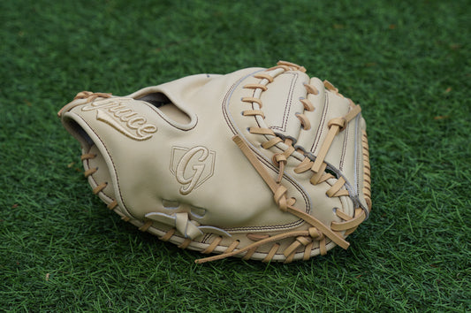 33" Closed Web Catchers Mitt Grace Glove