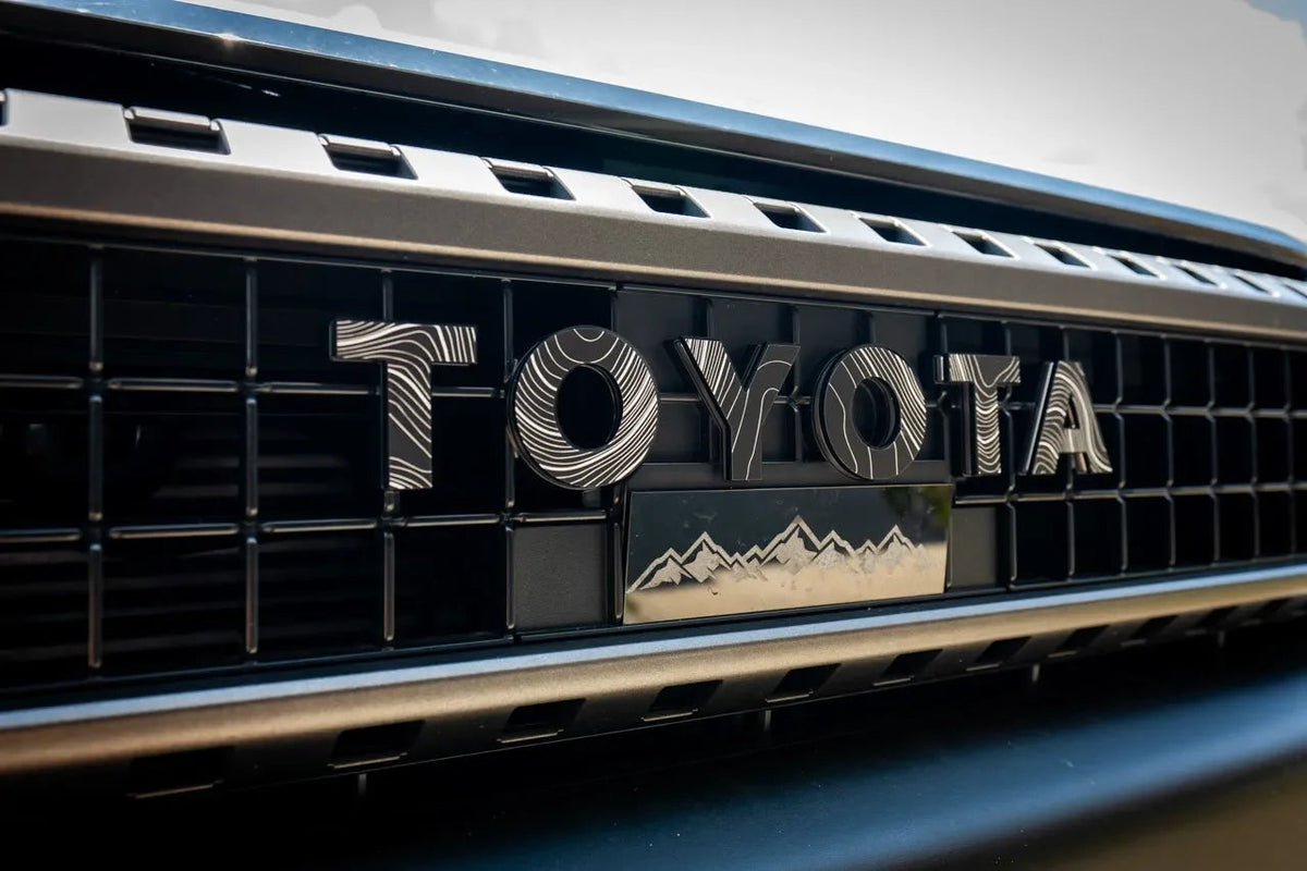 "TOYOTA" Topo Front Grille Emblem Kit - 2024+ Land Cruiser / 07-14 FJ Cruiser
