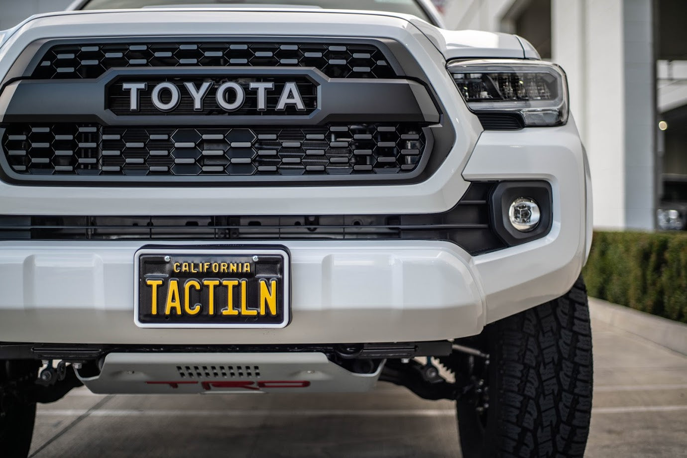 Silicone Anti-Rattle, Anti-Scratch License Plate Holder