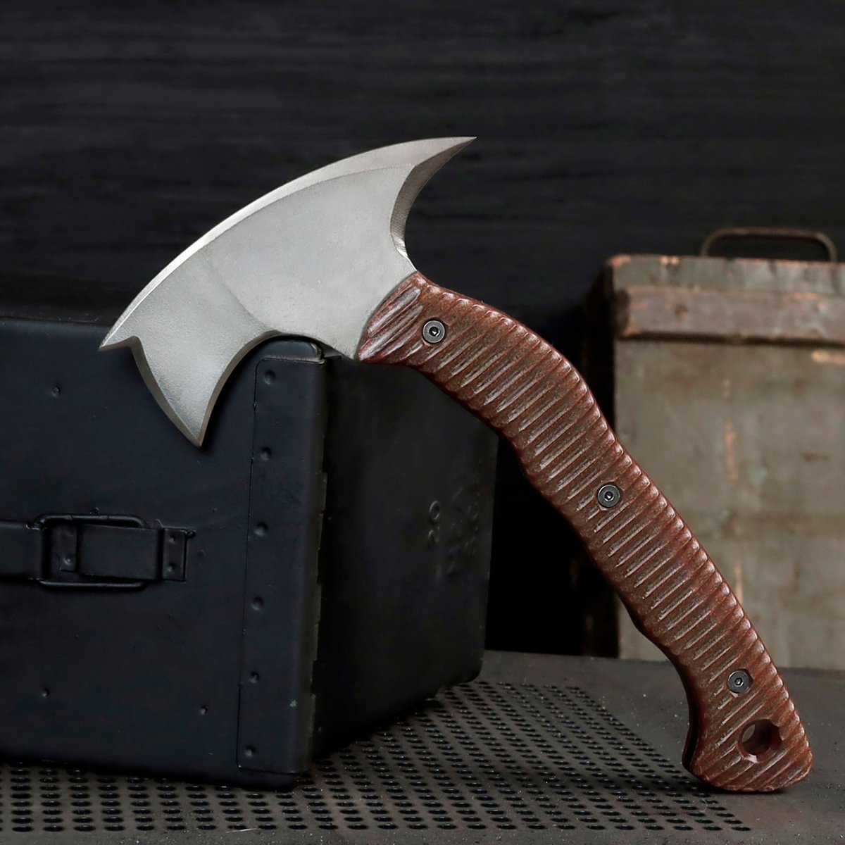Compact tomahawk "Mingan" with polymer composite handle