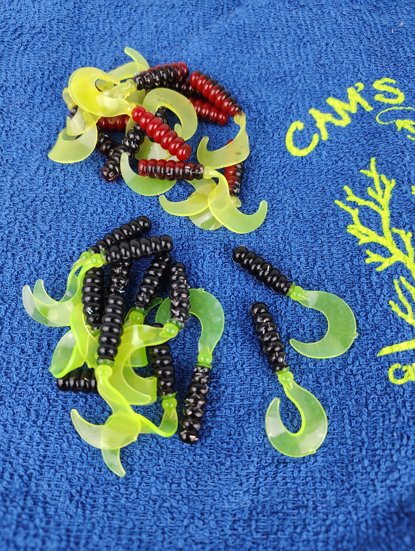 Cam's 2"(HOLOGRAM FLAKE) RED BLACK & CHARTREUSE/BLACK & CHARTREUSE 100pc (SPLIT SET) Curly Tail Crappie Soft Jigs [A Cam's Exclusive