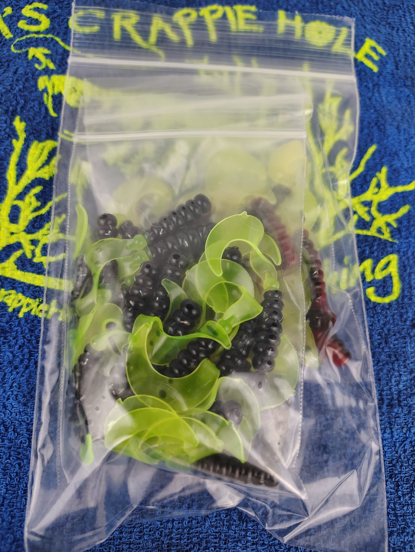 Cam's 2"(HOLOGRAM FLAKE) RED BLACK & CHARTREUSE/BLACK & CHARTREUSE 100pc (SPLIT SET) Curly Tail Crappie Soft Jigs [A Cam's Exclusive