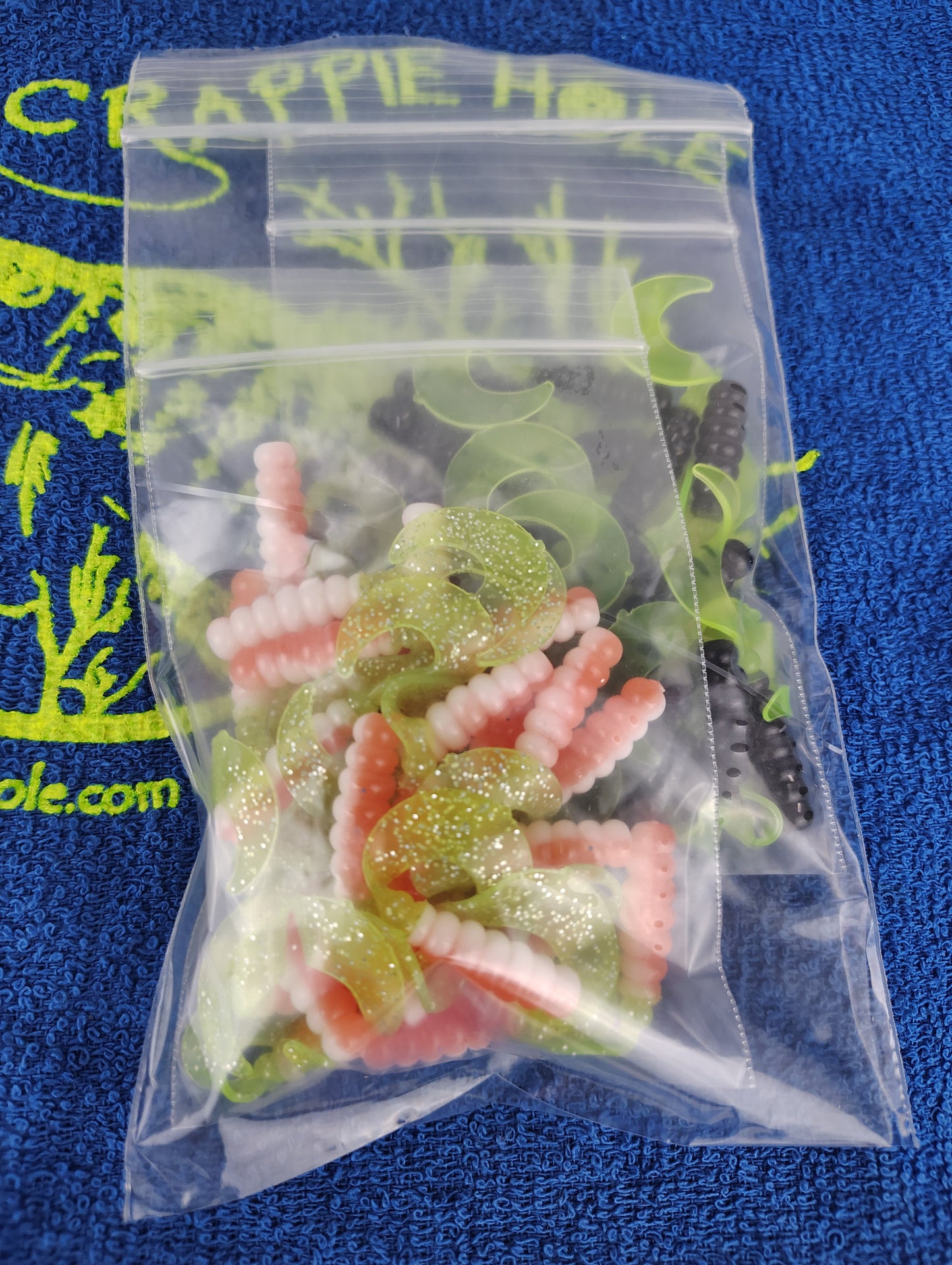 Cam's 2"(HOLOGRAM FLAKE) ORANGE CRUSH/BLACK & CHARTREUSE 100pc (SPLIT SET) Curly Tail Crappie Soft Jigs [A Cam's Exclusive