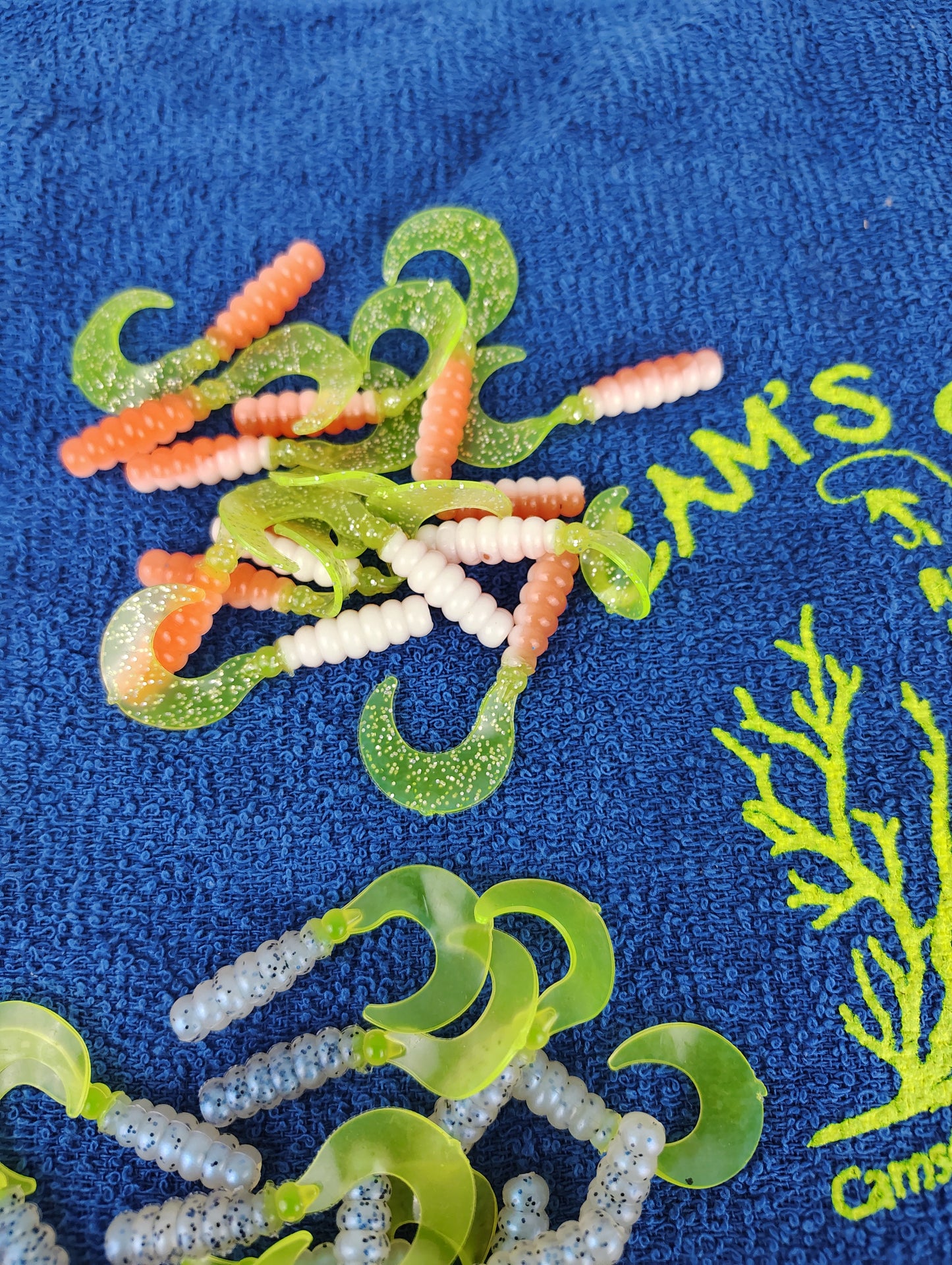 Cam's 2"(HOLOGRAM FLAKE) ORANGE CRUSH/MONKEY MILK & CHARTREUSE 100pc (SPLIT SET) Curly Tail Crappie Soft Jigs [A Cam's Exclusive