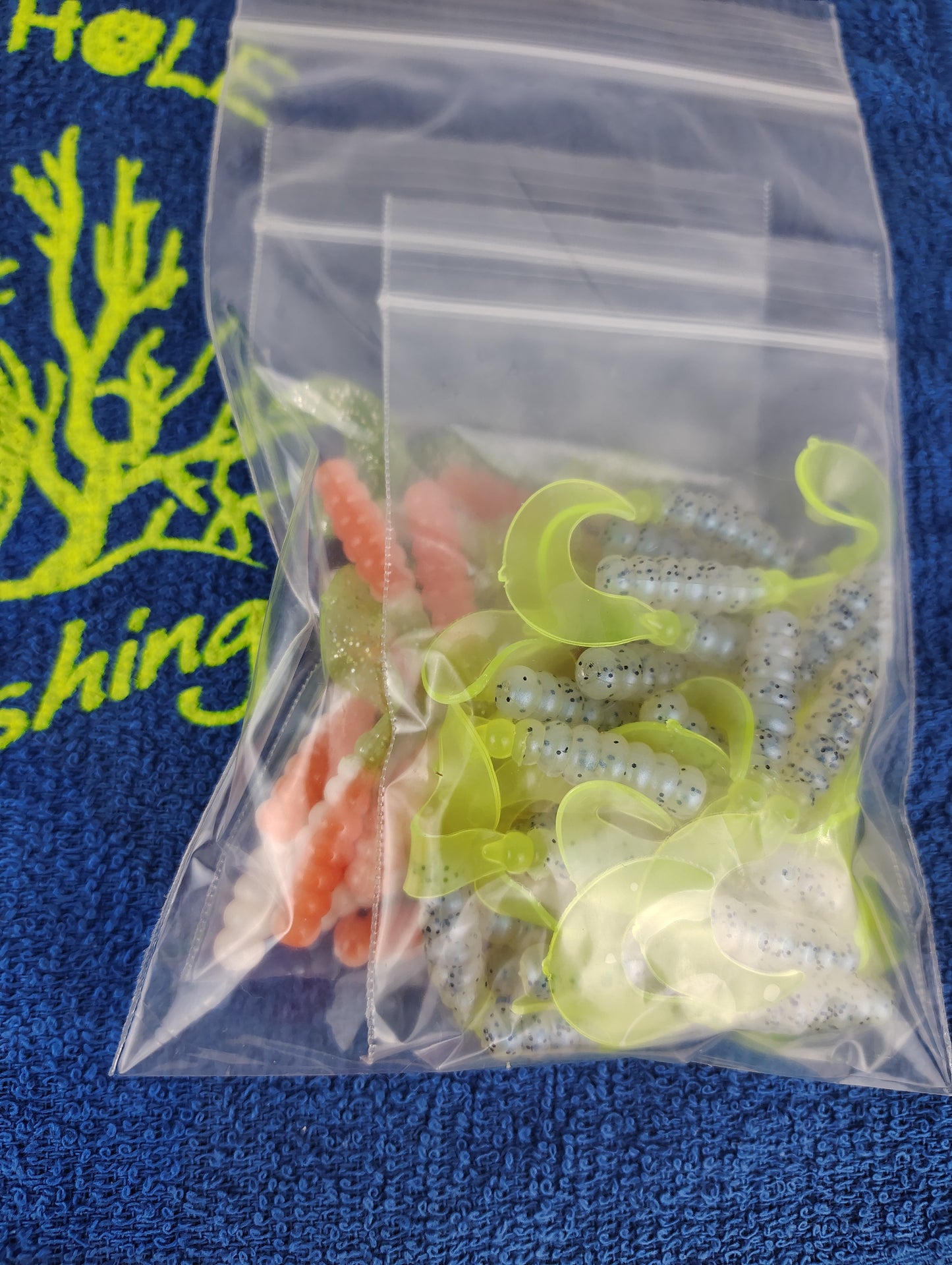 Cam's 2"(HOLOGRAM FLAKE) ORANGE CRUSH/MONKEY MILK & CHARTREUSE 100pc (SPLIT SET) Curly Tail Crappie Soft Jigs [A Cam's Exclusive