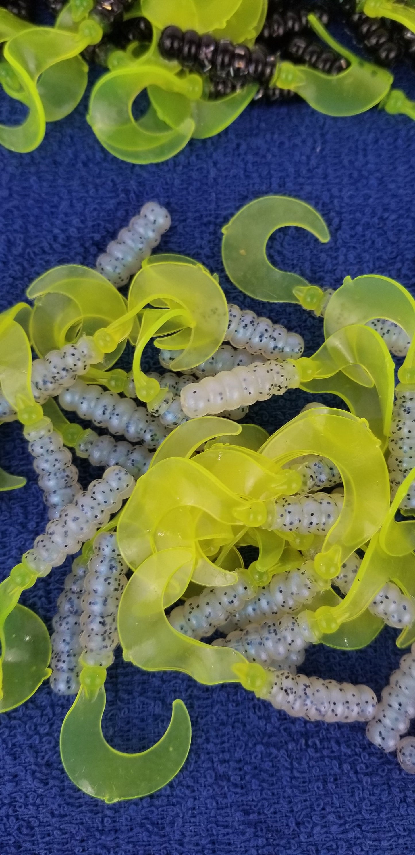 Cam's 2"(HOLOGRAM FLAKE) RED BLACK & CHARTREUSE/MONKEY MILK & CHARTREUSE 100pc (SPLIT SET) Curly Tail Crappie Soft Jigs [A Cam's Exclusive]