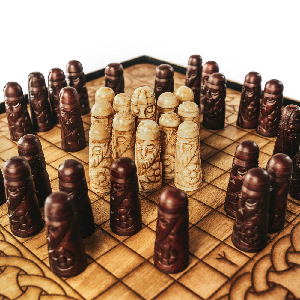 Hnefatafl Set – King's Board with Ox-Bone Pieces