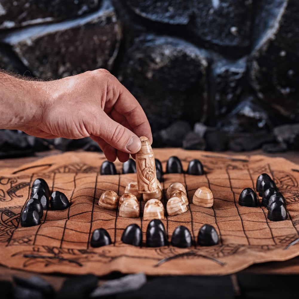 Hnefatafl Travel Set – Leather Board & Pieces