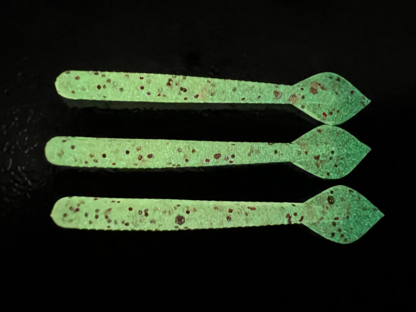 1.5" Bloodworm Spade Tail (BST) 12 pack