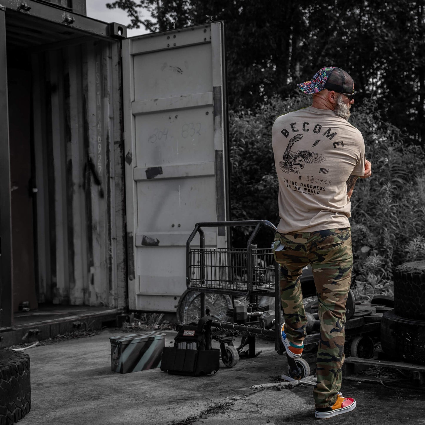 Become A Threat To The Darkness Men's T-Shirt