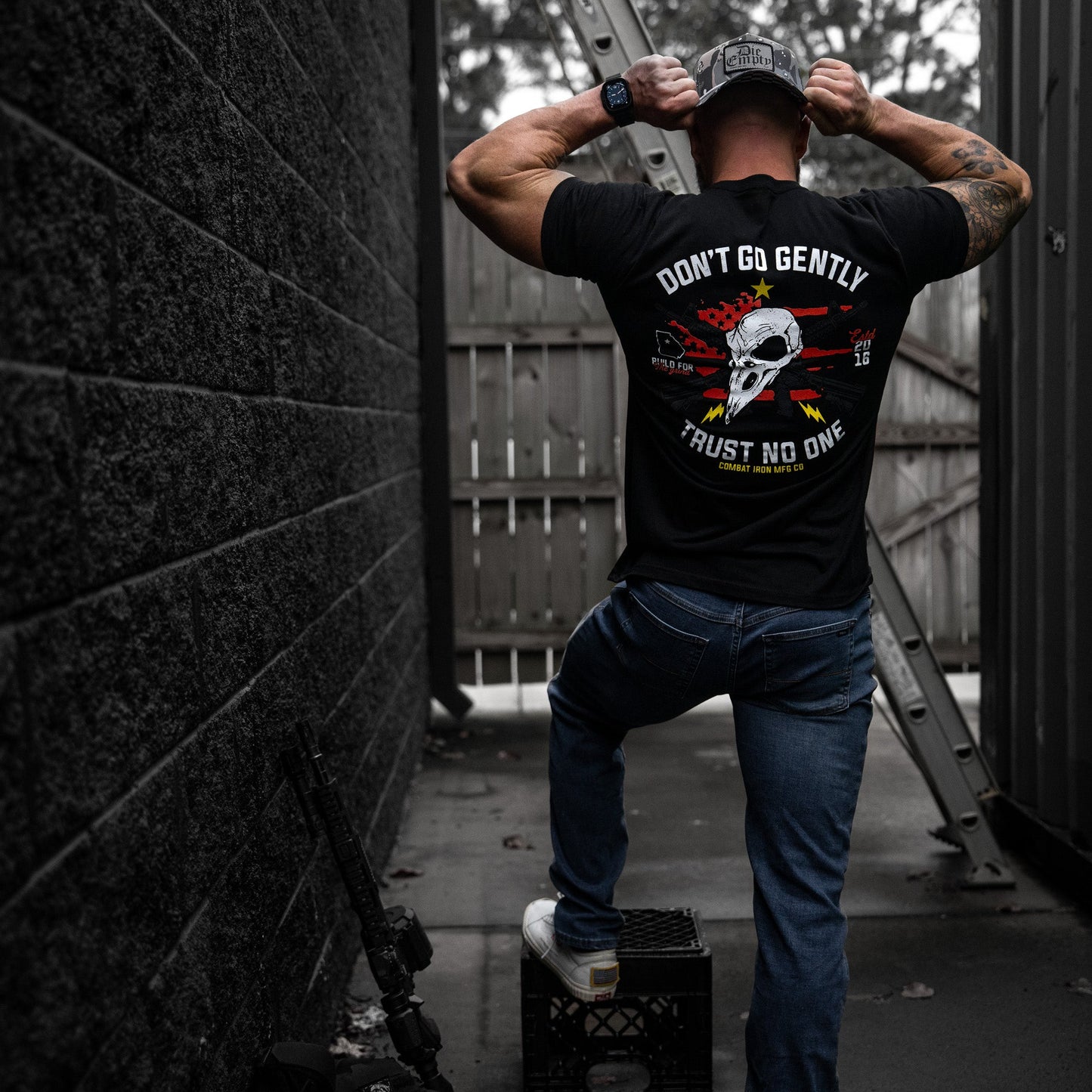 Don't Go Gently. Trust No One Men's T-Shirt