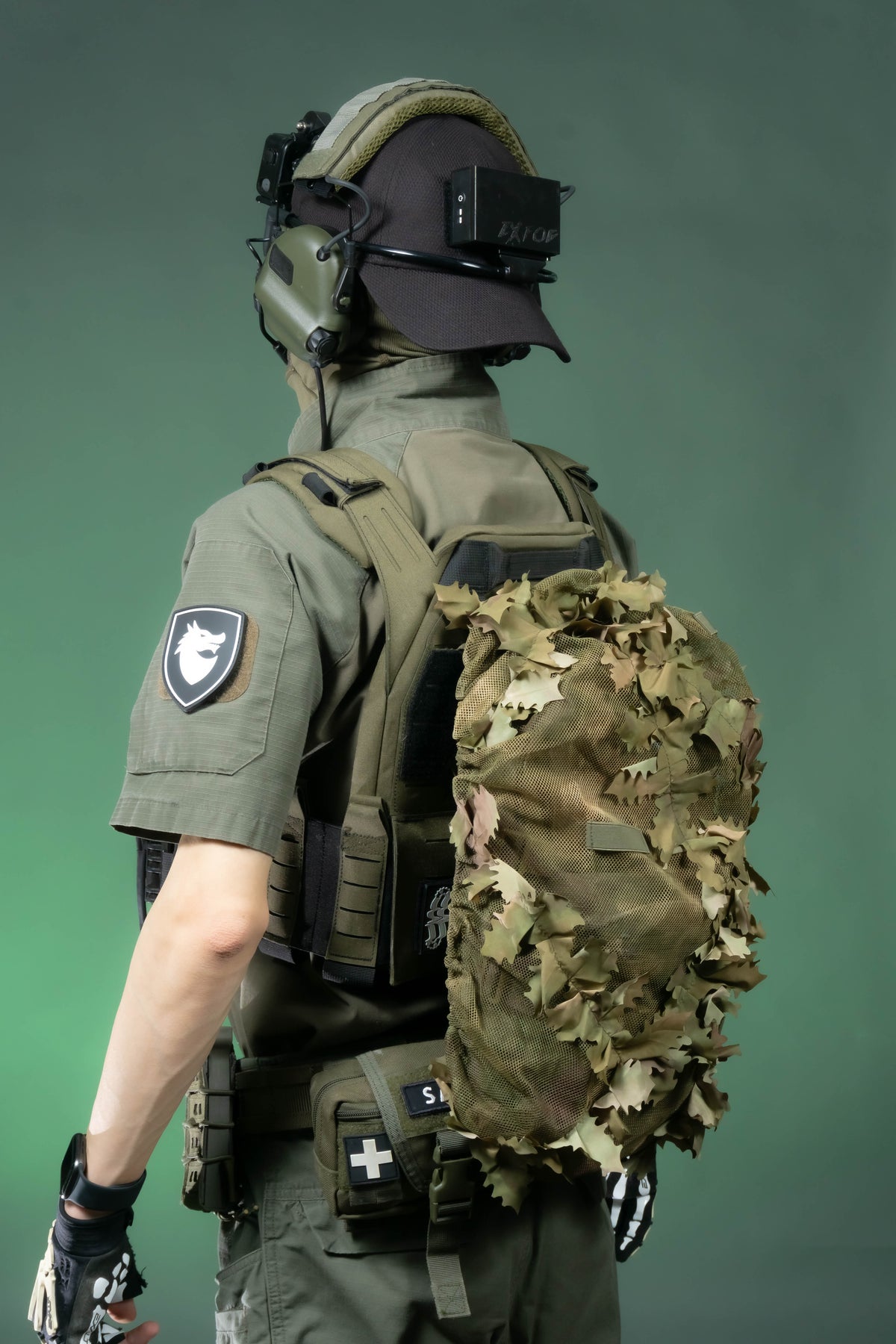 Alder Leaf Suit Backpack Cover