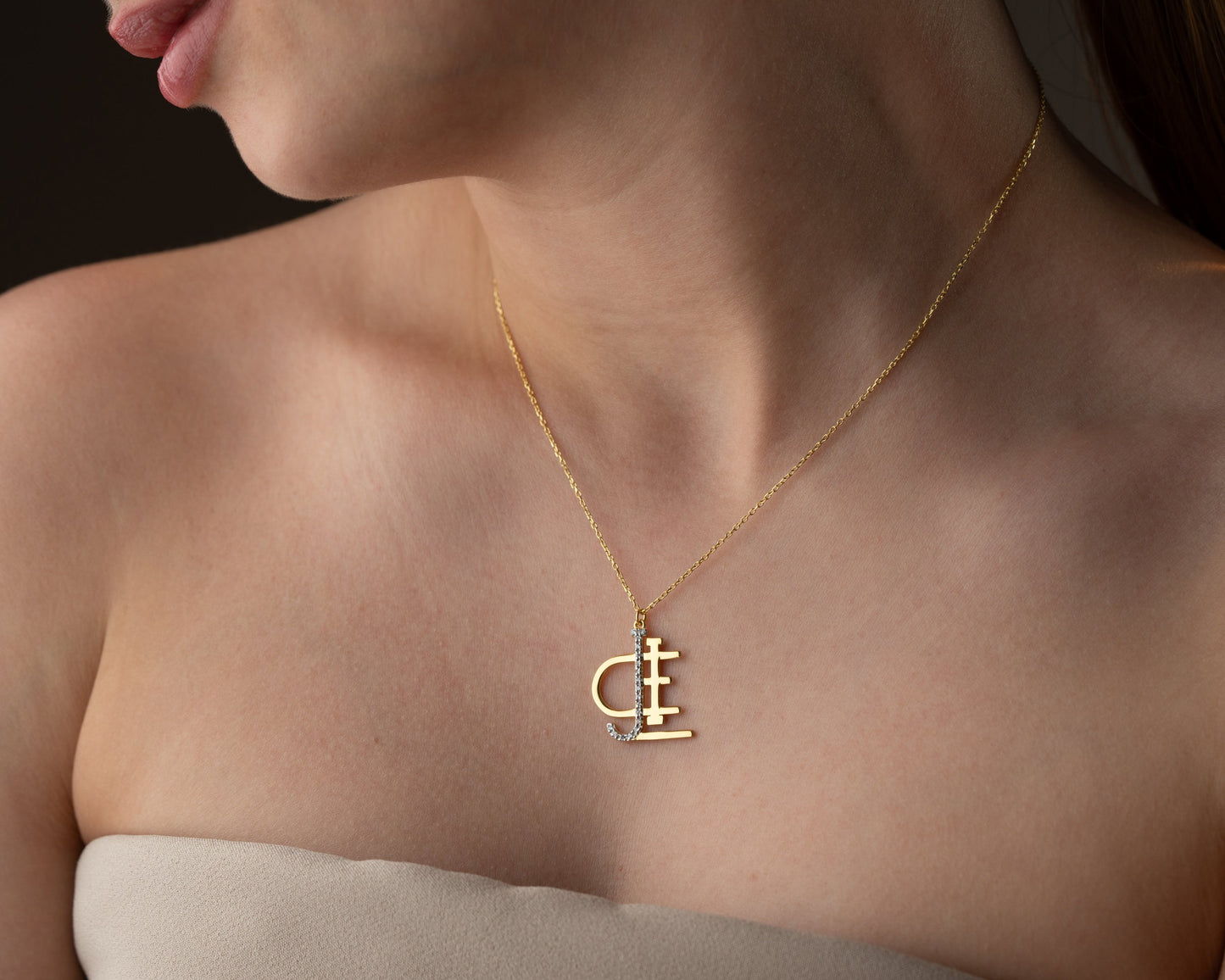 Personalized Name Necklace with Diamond First Letter – A Symbol of Light & Meaning