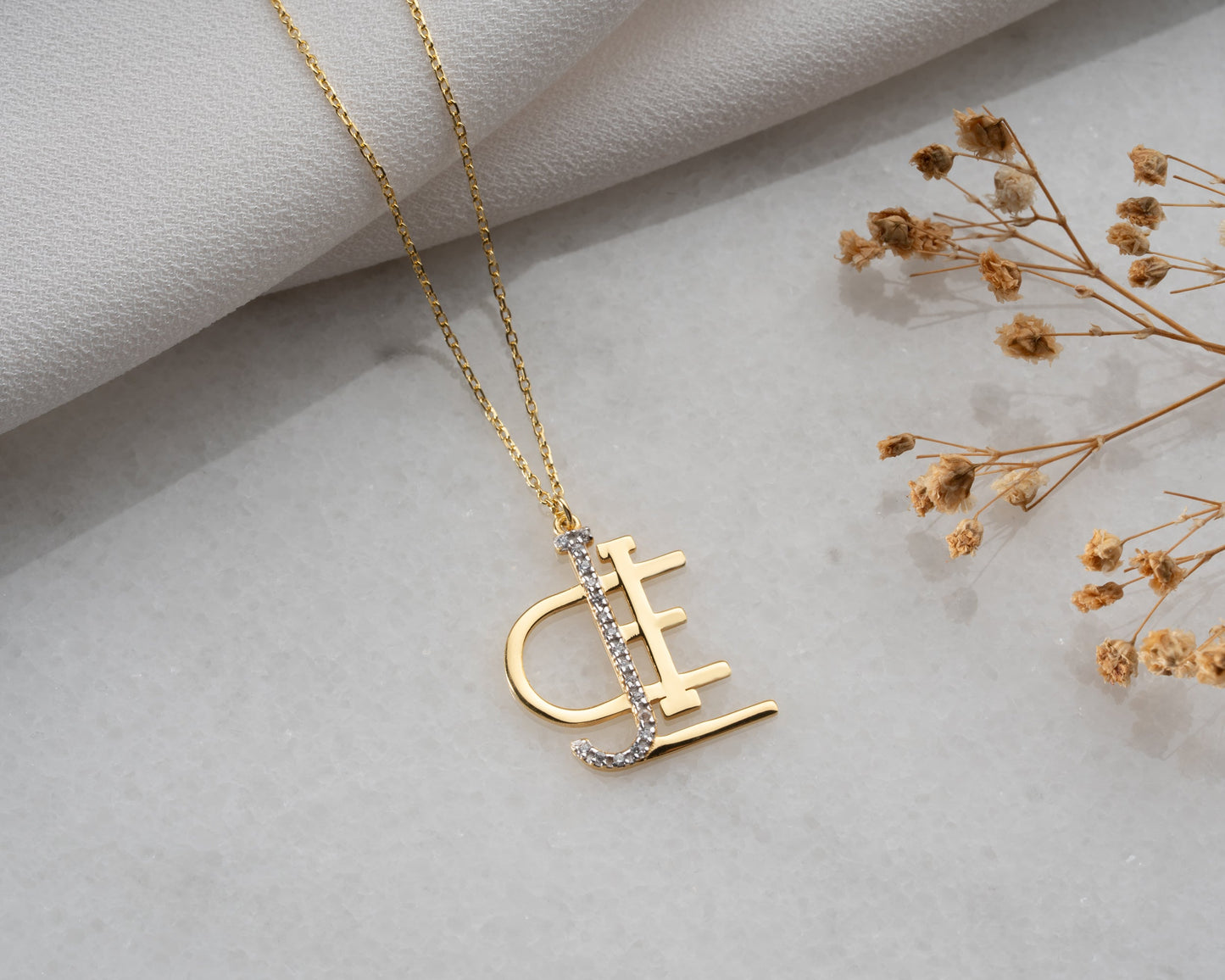 Minimalist Diamond Initial Name Necklace – Personalized Fine Jewelry in Gold