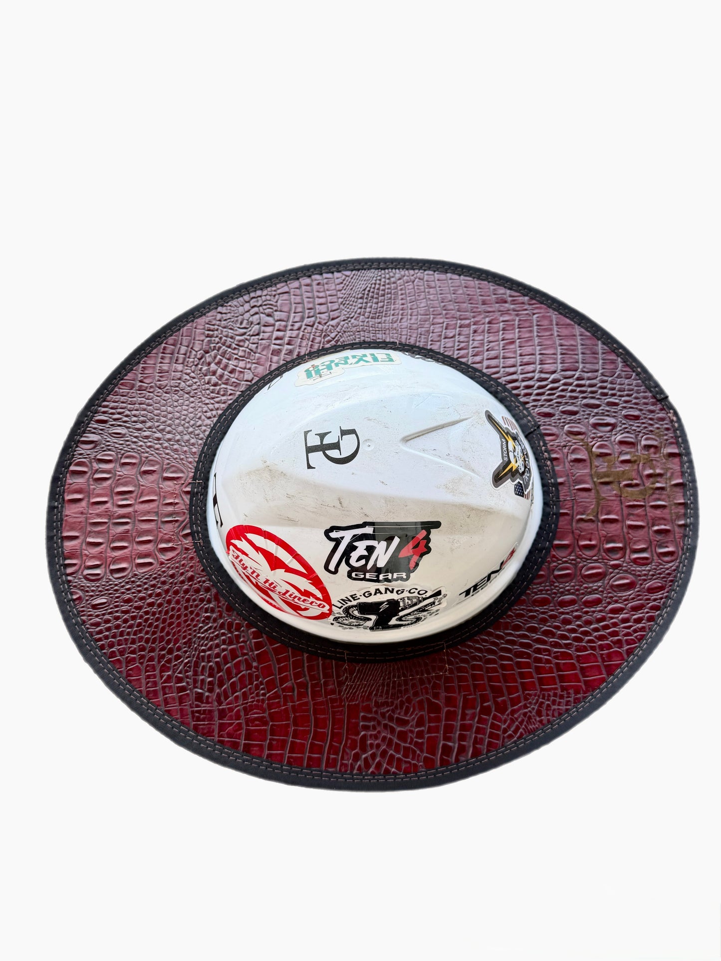 Low Country- The Blazing Saddle - Embossed Red Gator Sunshade