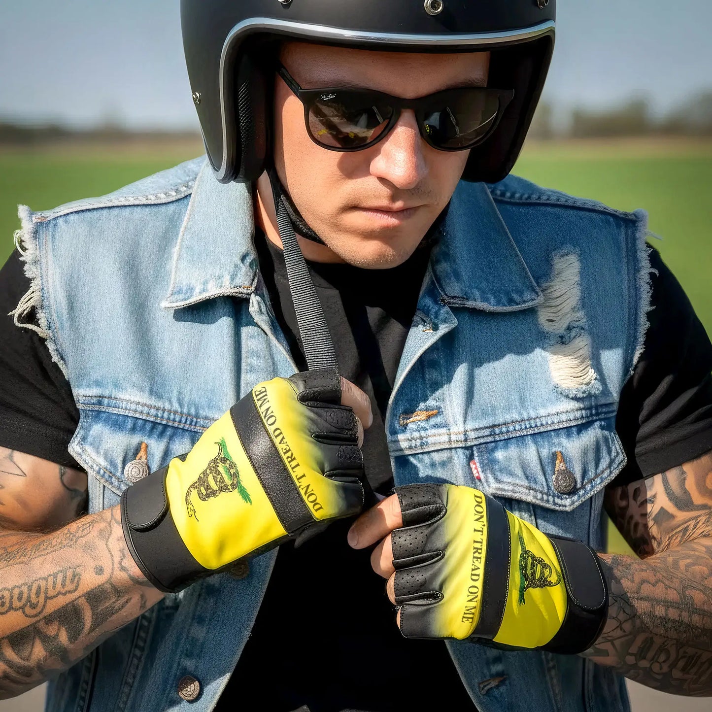 Hot Leathers GVM3011 Leather Don't Tread on Me Fingerless Gloves