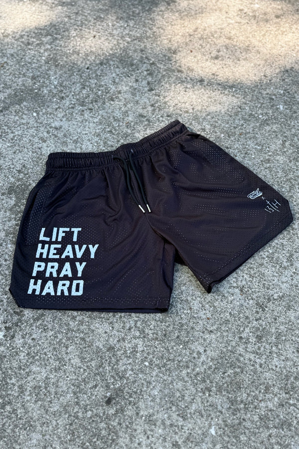 Men's Mesh Lifestyle Shorts | 5.5"- Lift Heavy Pray Hard Black