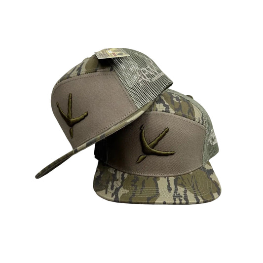 Turkey Tracks Logo 7 Panel Mossy Oak Bottomland and Olive