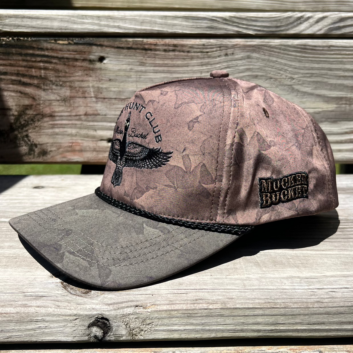 Duck Hunt Club Swamp Leaf Bucket
