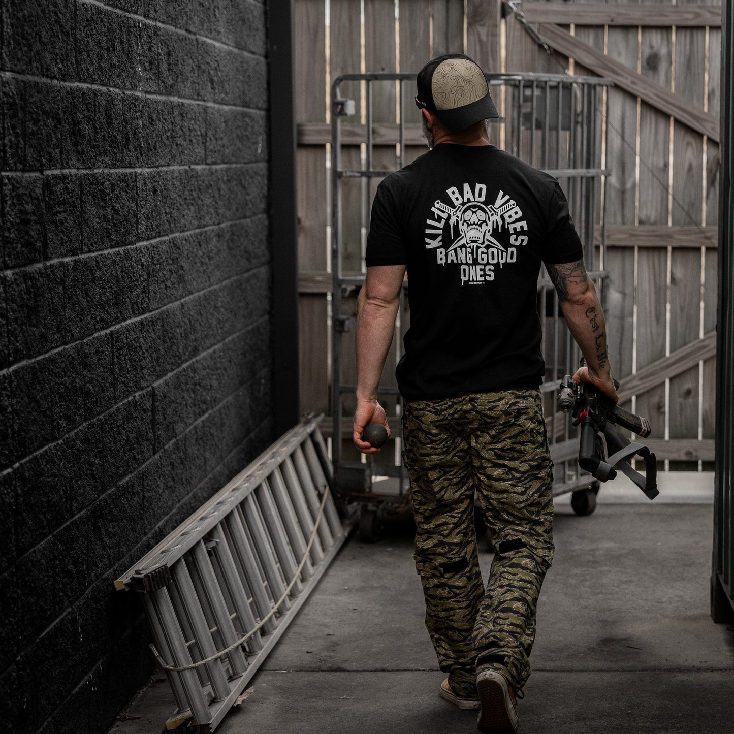 Kill Bad Vibes. Bang Good Ones Skull Men's T-Shirt