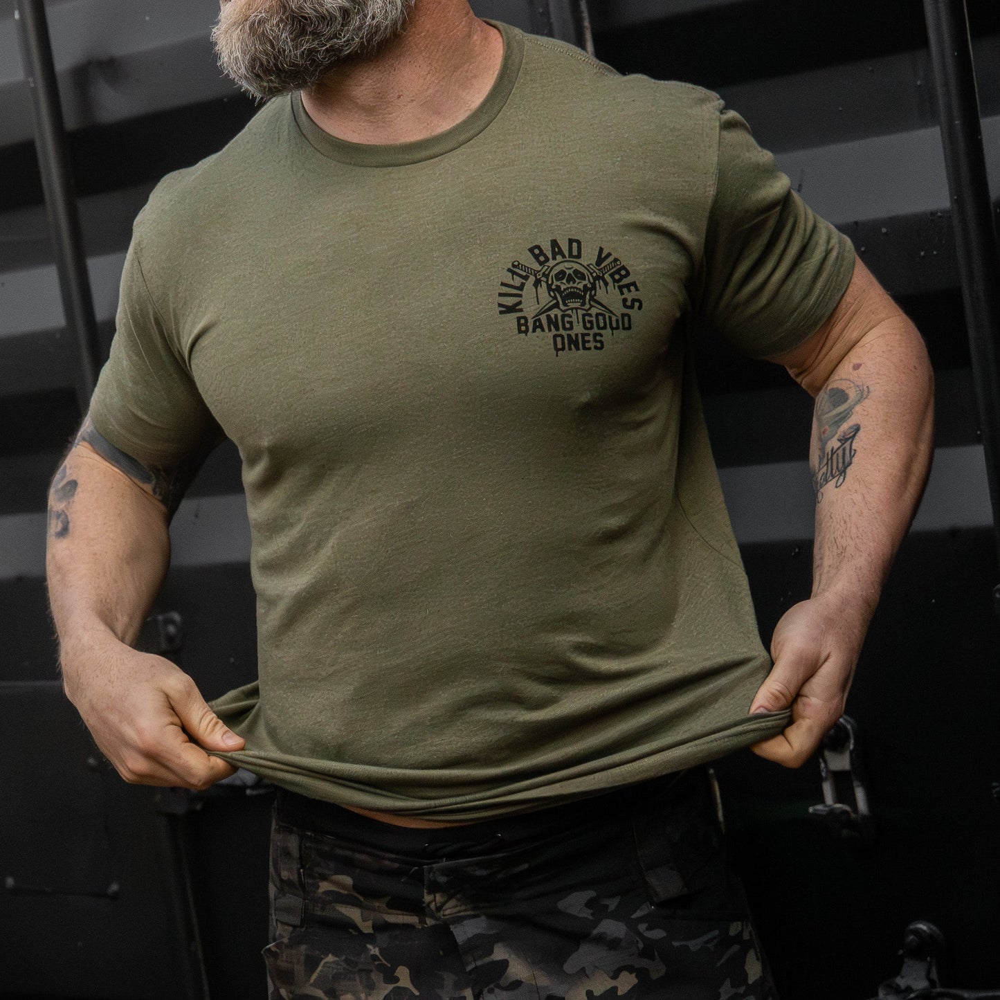 Kill Bad Vibes. Bang Good Ones Skull Men's T-Shirt