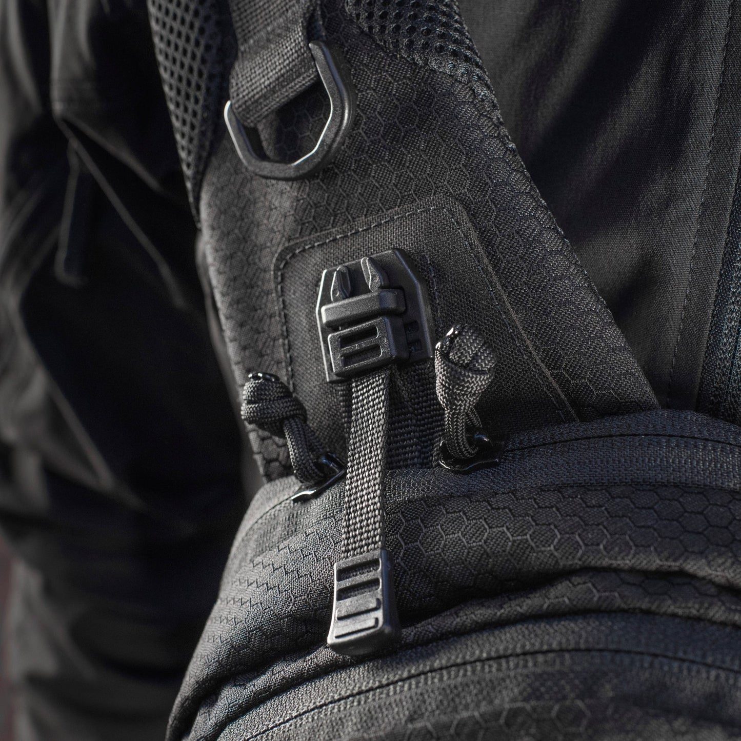 M-Tac Buckler Sling Bag Elite Hex
