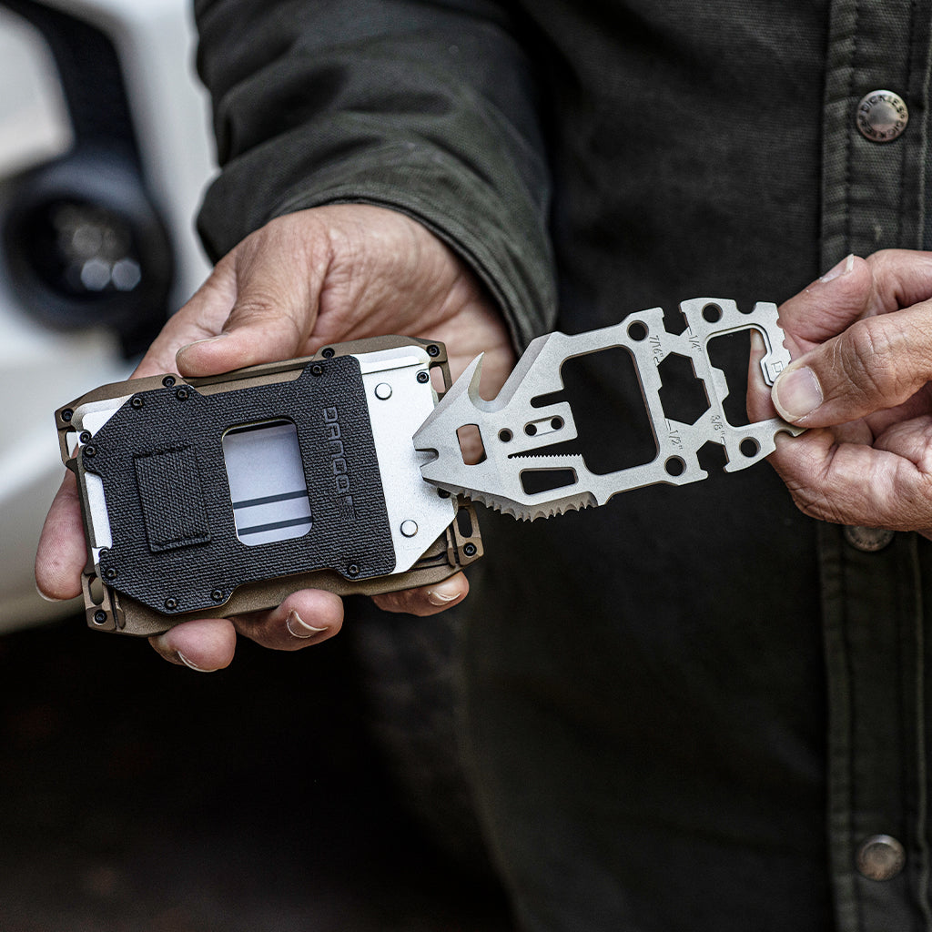 A10 Holster Backplate with MT05 Multi-Tool