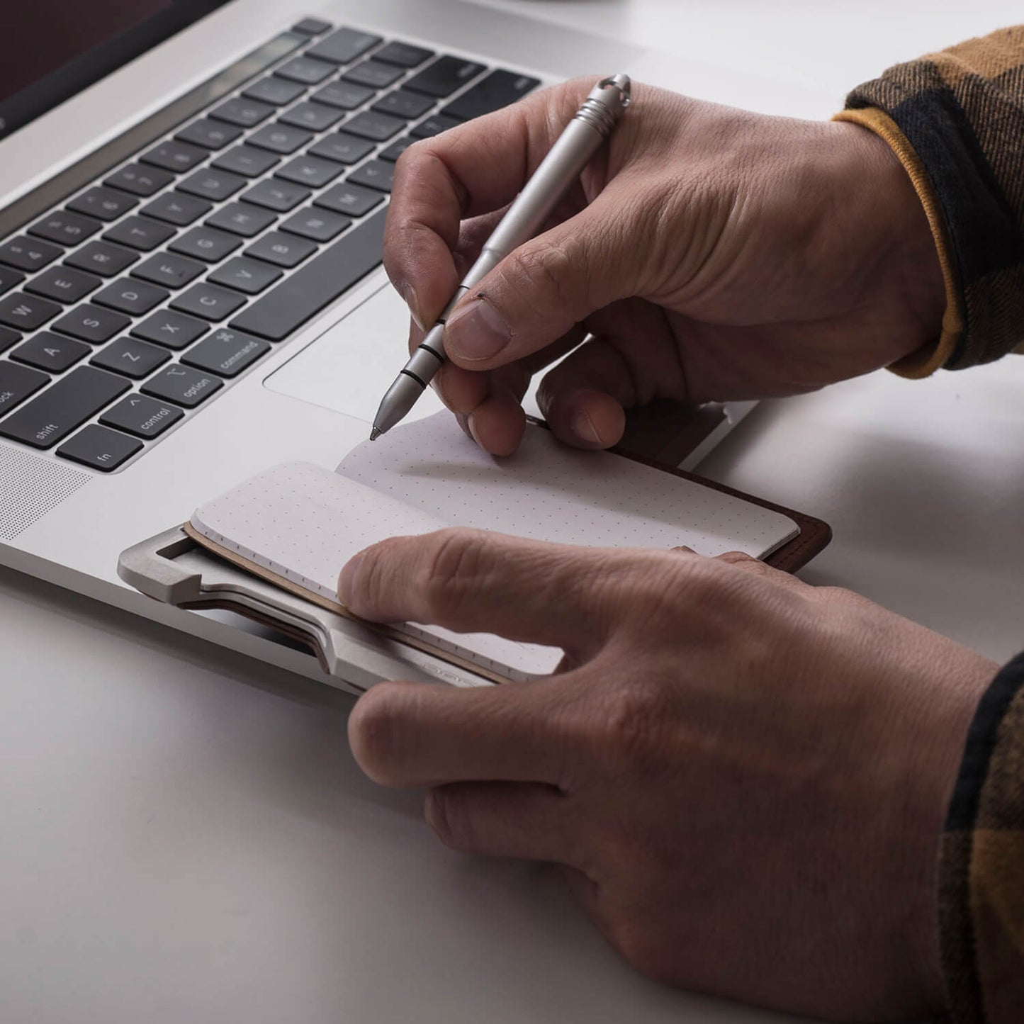 D01 Dapper™ Pen Wallet