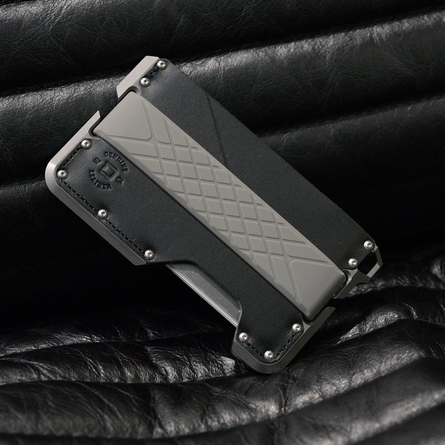 D01 Dapper™ Wallet - Special Edition - Batwing Grey