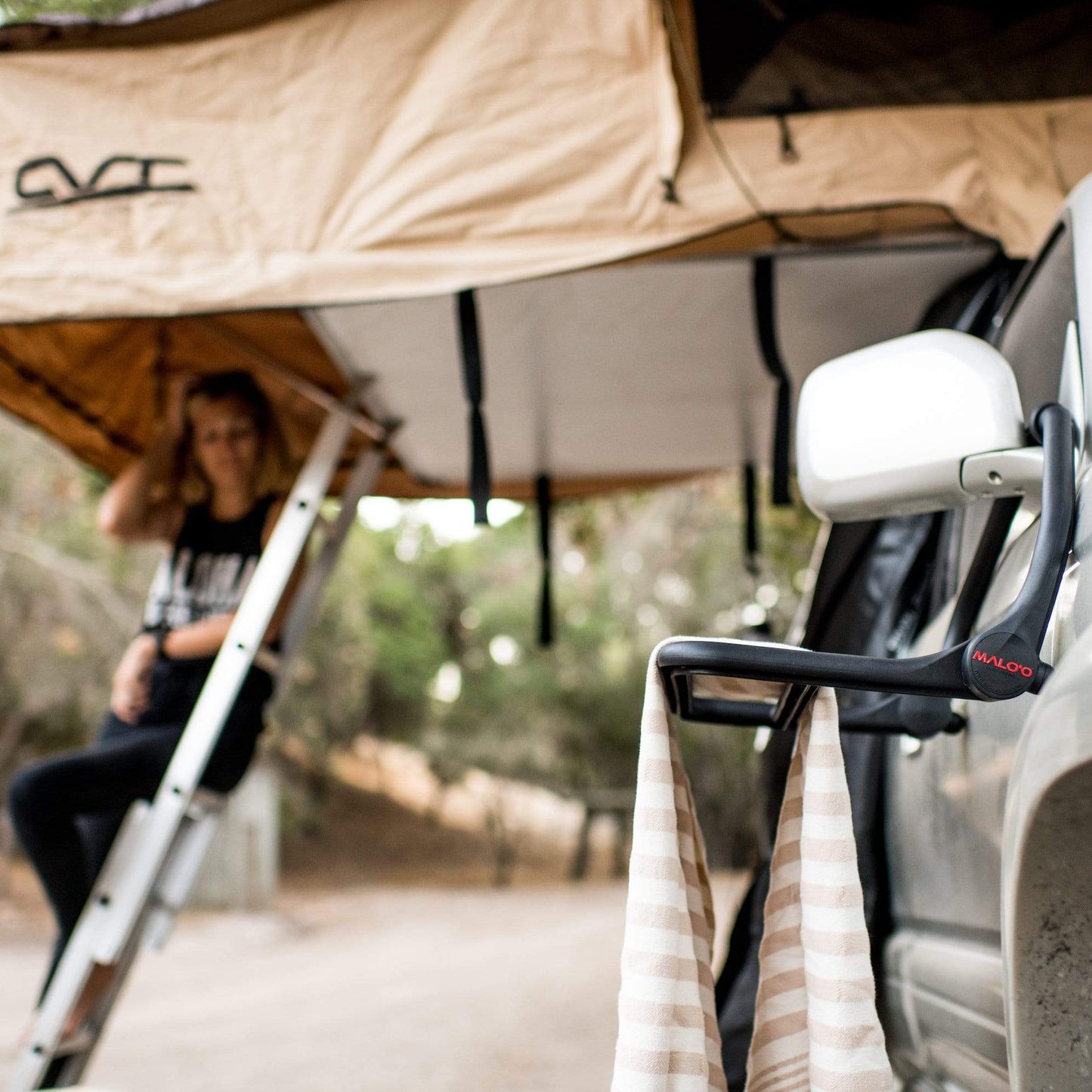 DryRack Portable Drying Rack – Vehicle-Mounted Gear Dryer for Surf, Beach & Outdoor Use