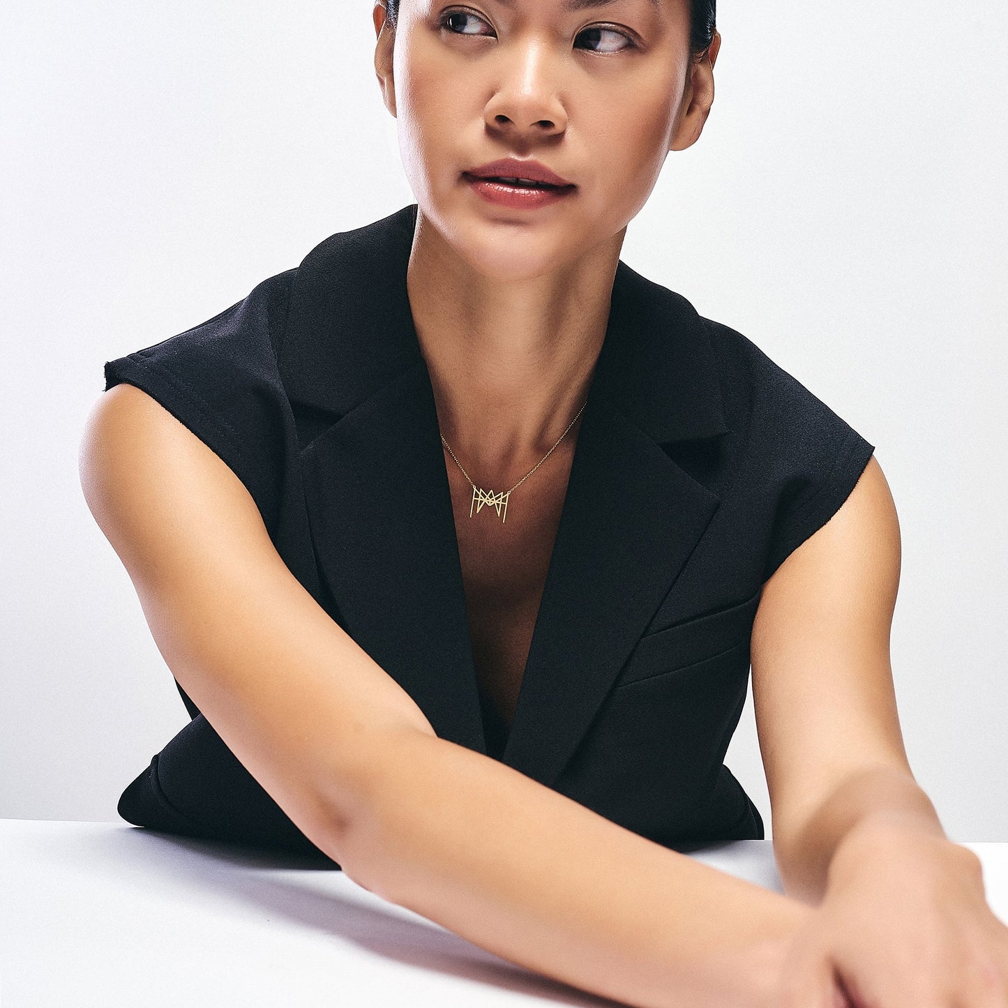 Unique Womens Style Mary Name Logo Necklace - White Gold