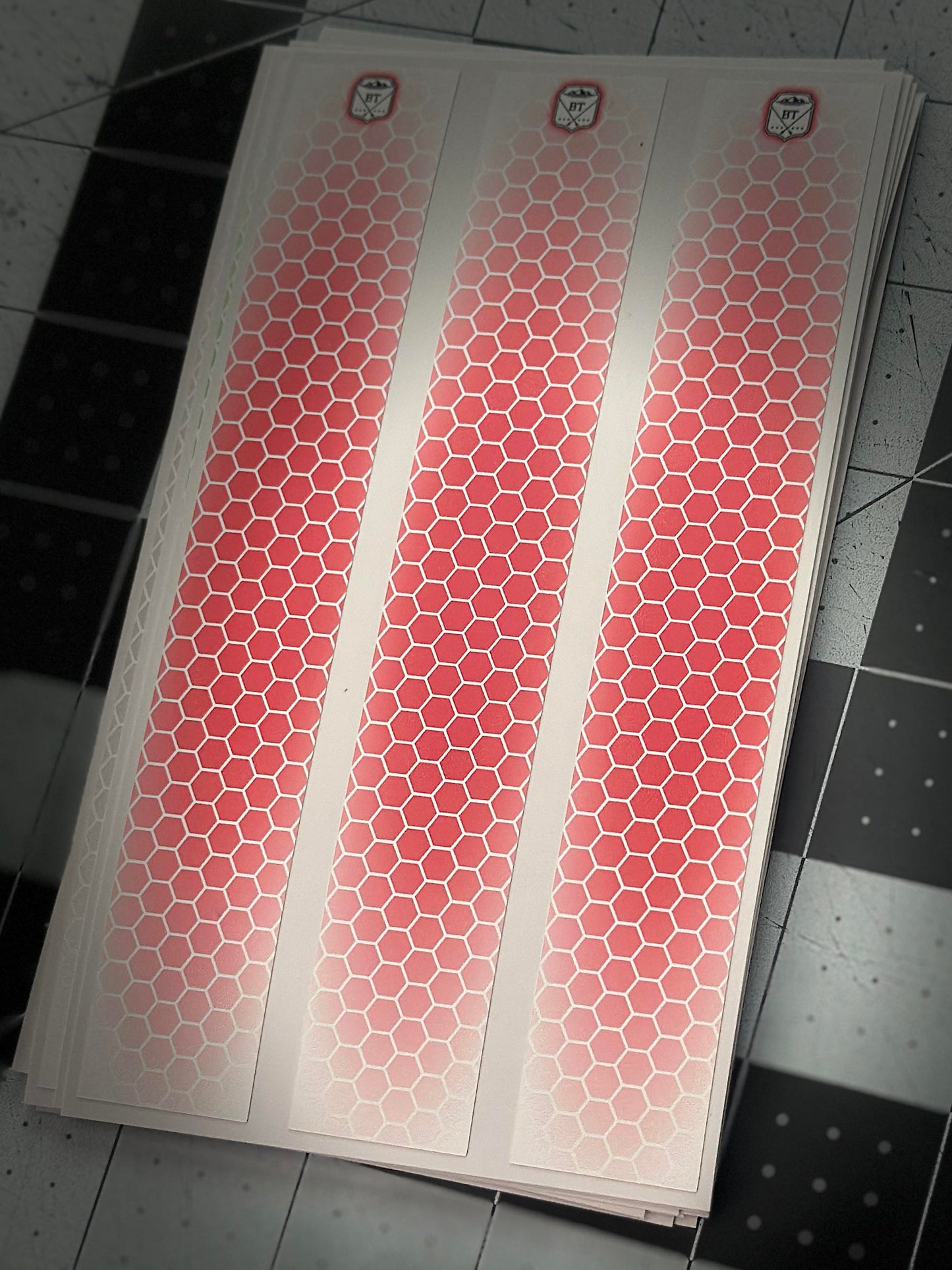 White Shadow Drop Honeycomb Arrow Wraps