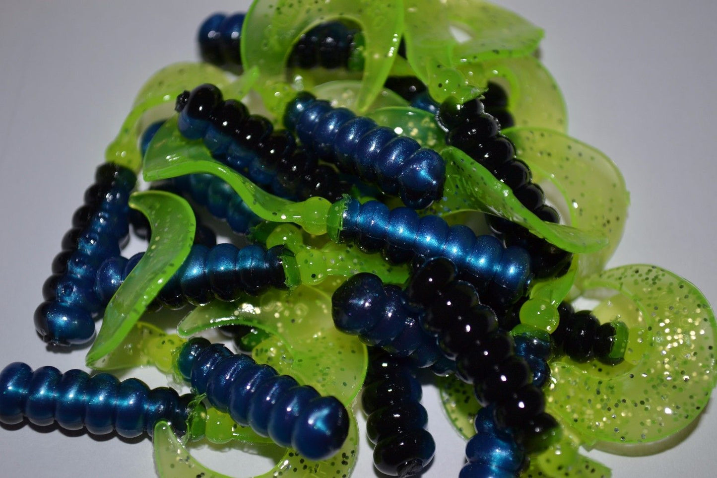 Cam's 2" Crappie Jigs 35pc Tri-Color Black & Blue  Chartreuse  Curly Tail Soft Jig
