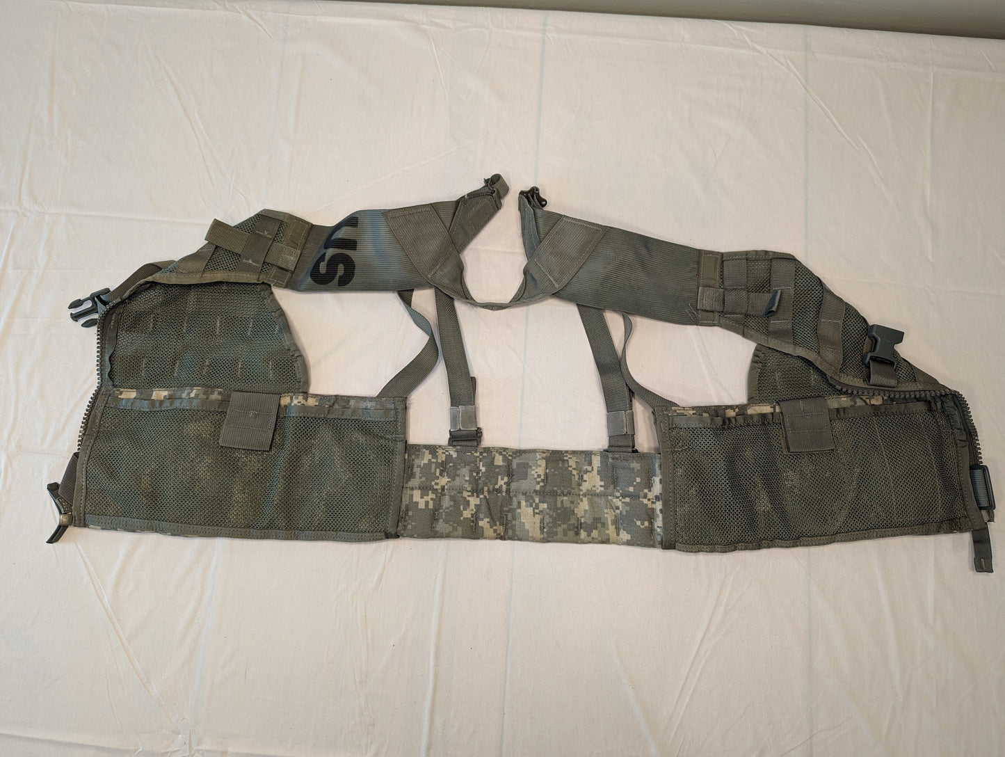 Fighting Load Carrier - ACU